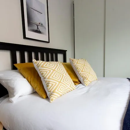 Modern And Spacious 4 Bedroom House In Connelly Station Apartment Dublin