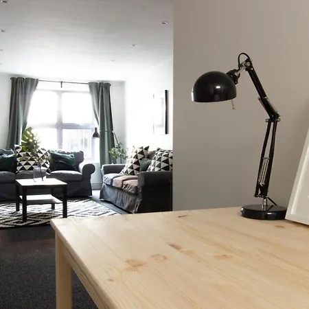 Modern And Spacious 4 Bedroom House In Connelly Station